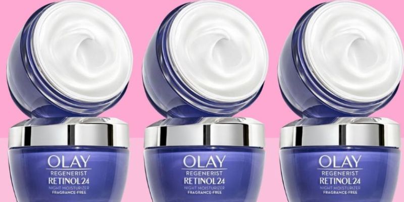 Kem Olay UK Regenerist Retinol 24 ban đêm